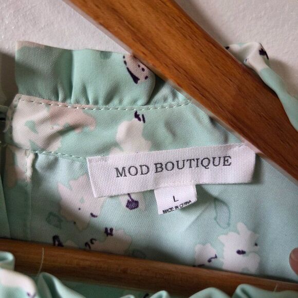 NWOT MOD BOUTIQUE FLORAL SMOCKED SHIRRED TOP SIZE LARGE - Picture 13 of 16